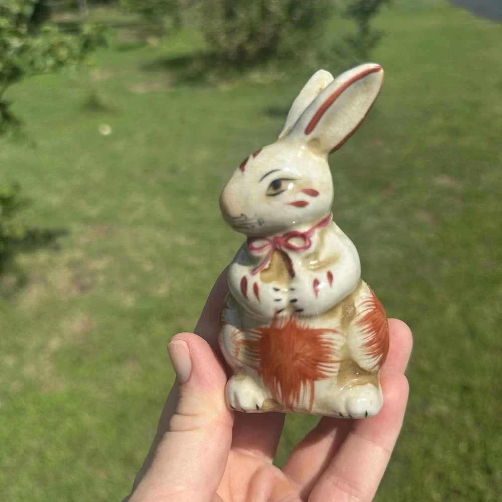 Staffordshire Style Bunny Rabbit Small Porcelain Figurine 4
